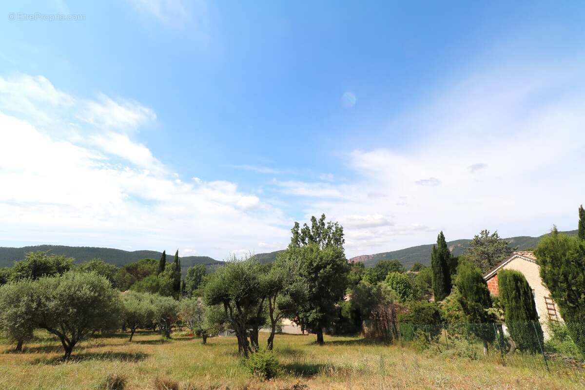 Maison à BAGNOLS-EN-FORET