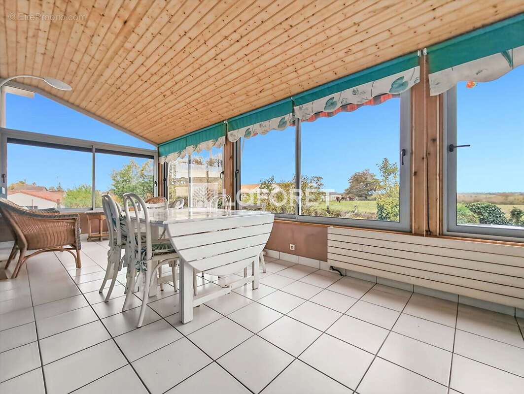 Maison à MONTILLIERS