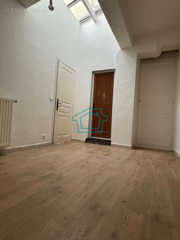 Maison à LA QUEUE-LES-YVELINES