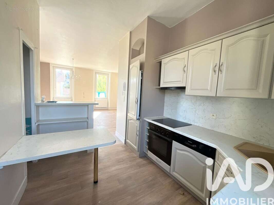 Photo 5 - Appartement à SAINT-JUST-SAINT-RAMBERT