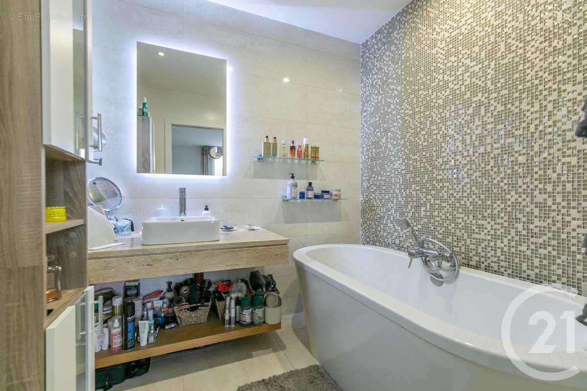 Maison à SAINT-MAUR-DES-FOSSES