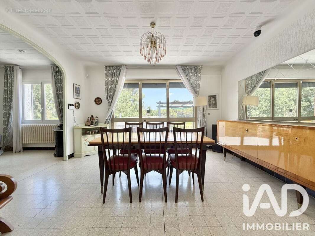 Maison 126 m² à Greasque  - photo 4