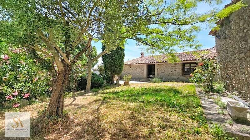 Maison de caractère en pierre, 3 chambres, jardin, terrasse et garage – Charme authentique au cœur d’un village calme entouré de - photo 19