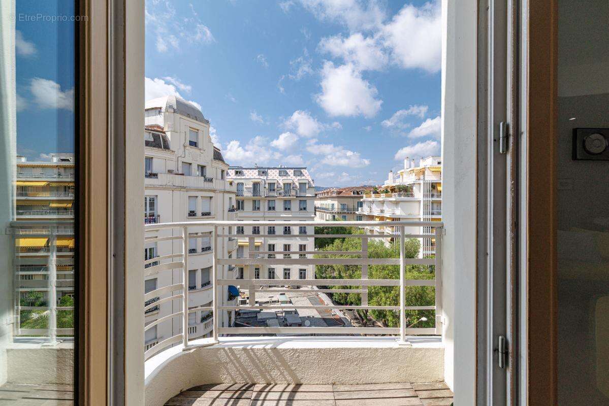 NICE Carré d'or 3P 77m² Dernier étage Balcon Grenier - photo 2