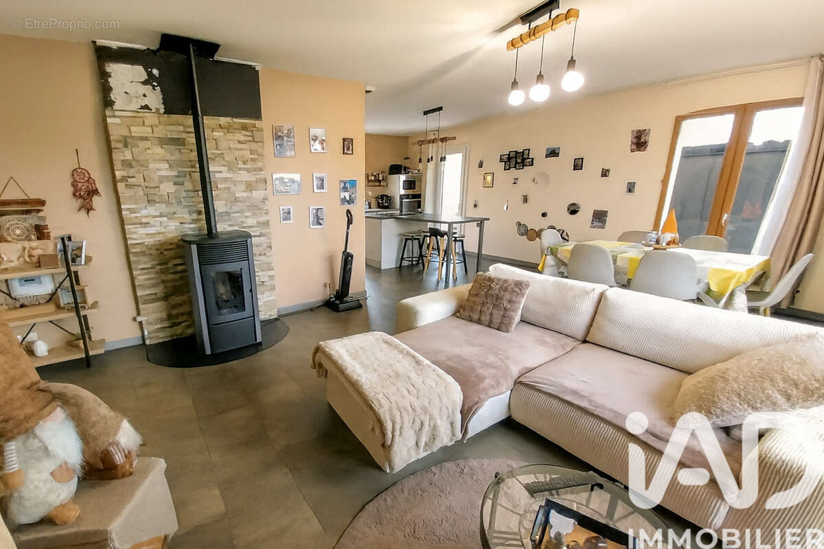 Photo 5 - Maison à SAINT-CHRISTO-EN-JAREZ