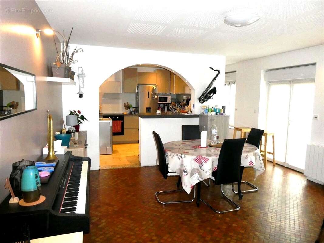 Maison à MARCILLY-LA-CAMPAGNE