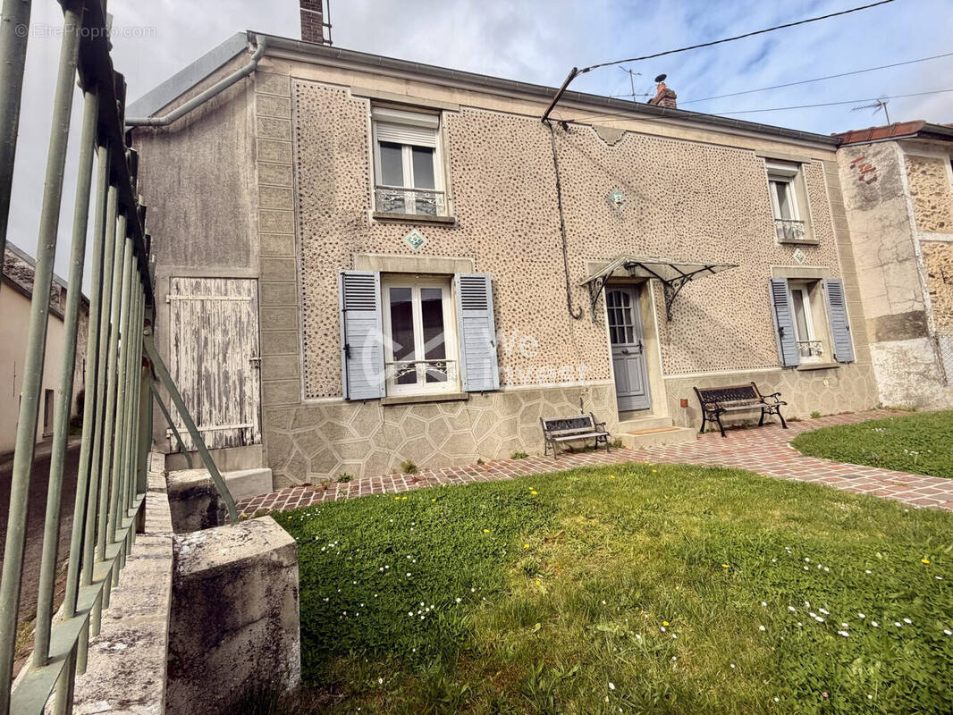 Maison à CHOISY-EN-BRIE