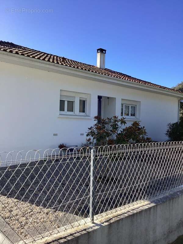 Côté entrée principale - Maison à LE VERDON-SUR-MER