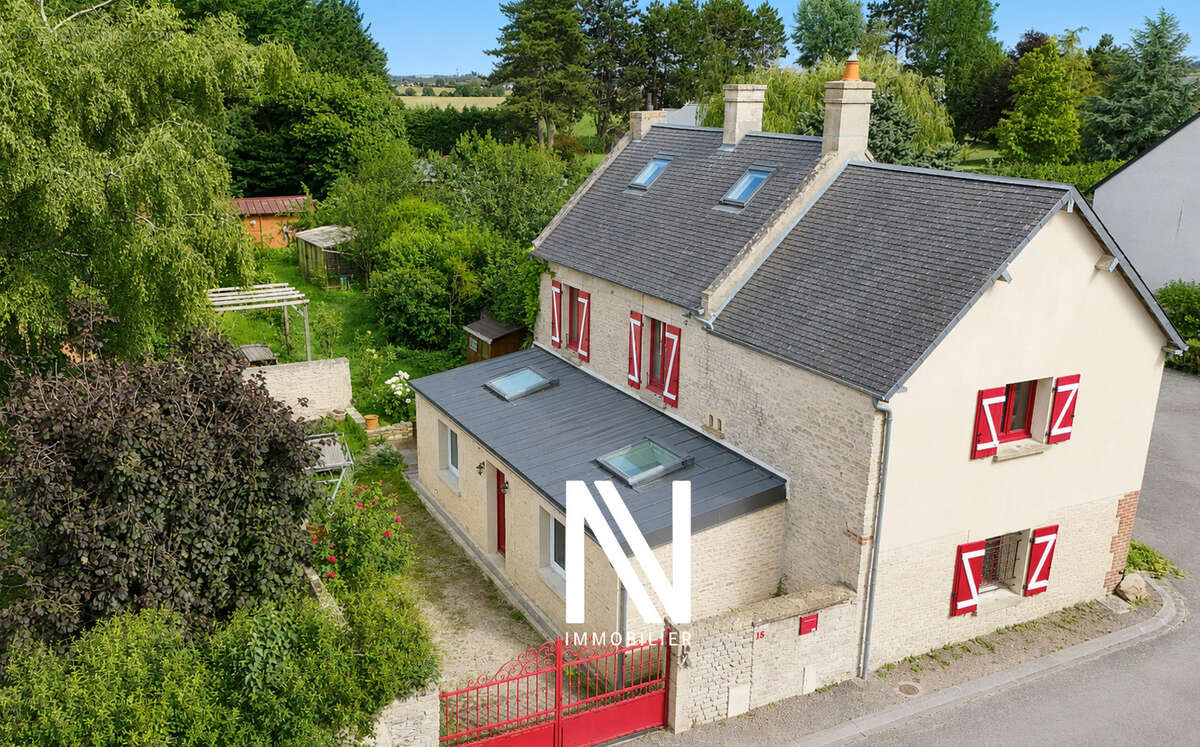Maison à PERIERS-SUR-LE-DAN