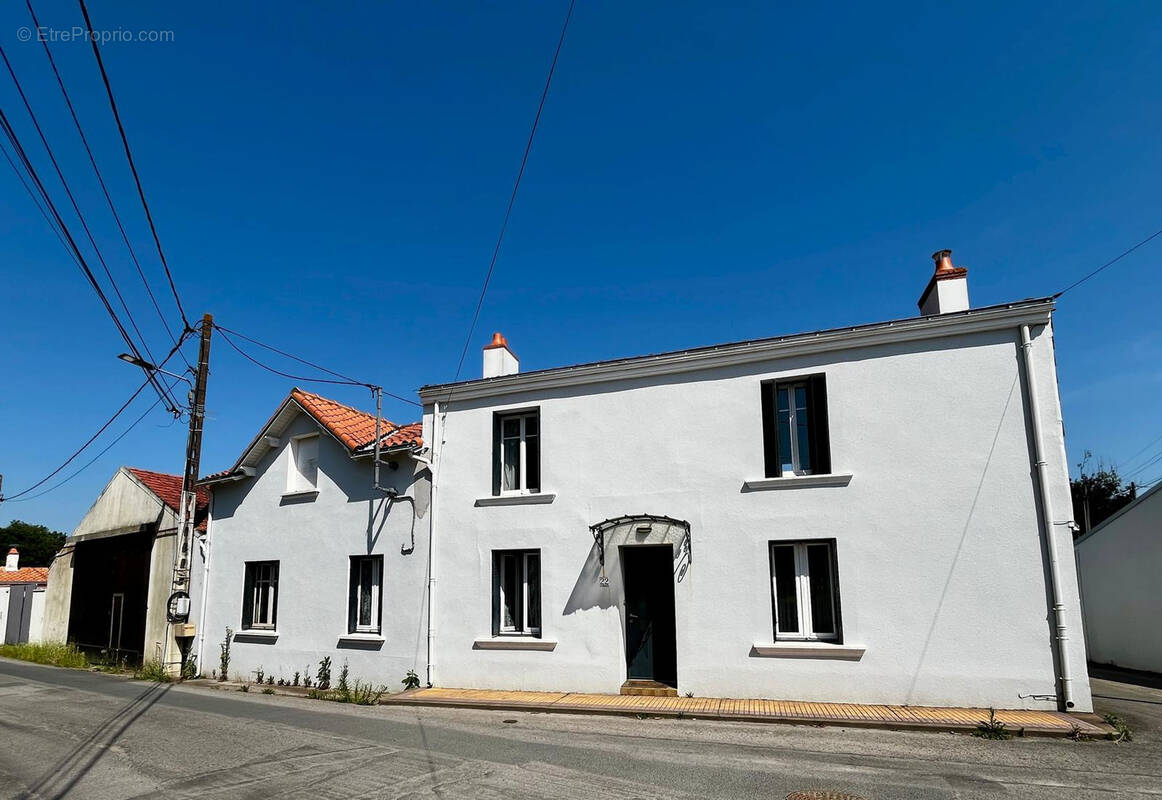 Maison à SAINT-LEGER-LES-VIGNES