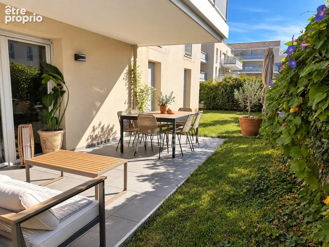 Appartement T3 avec terrasse, jardin et deux stationnements – Centre de Rousset - photo 2