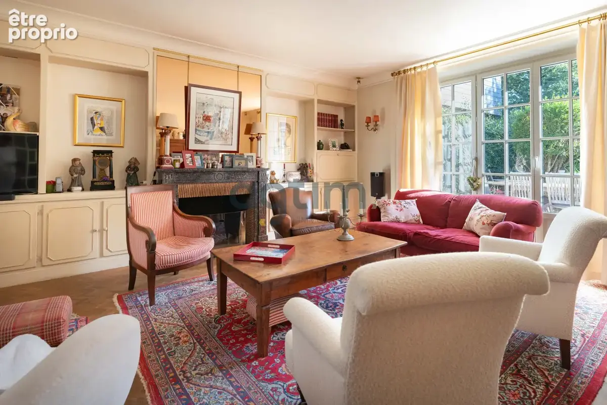 A 30 min de Nantes, centre Montaigu, maison de ville 202m2 hab, 5 chambres, garage et dépendance, terrain - photo 2