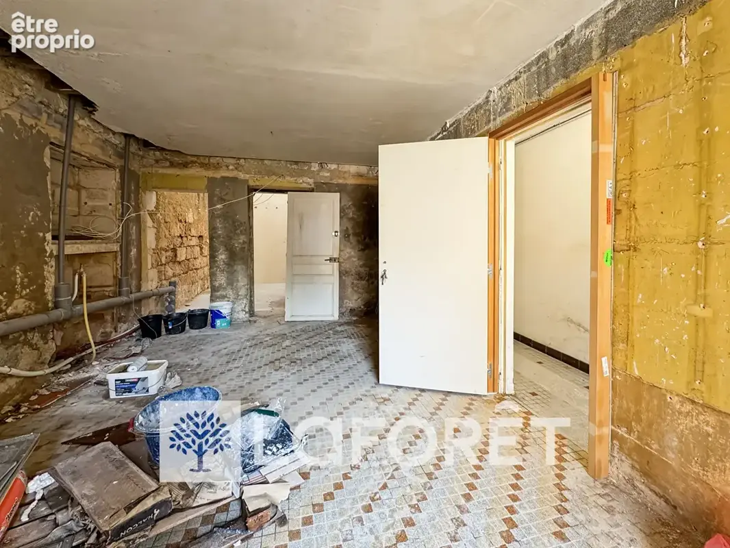 Immeuble de rapport - 3 lots loués et 2 appartements à rénover - photo 5