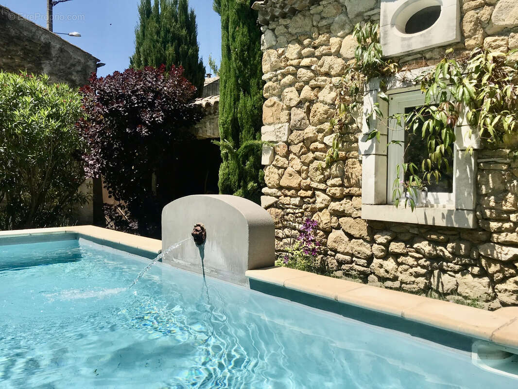 Maison à SUZE-LA-ROUSSE