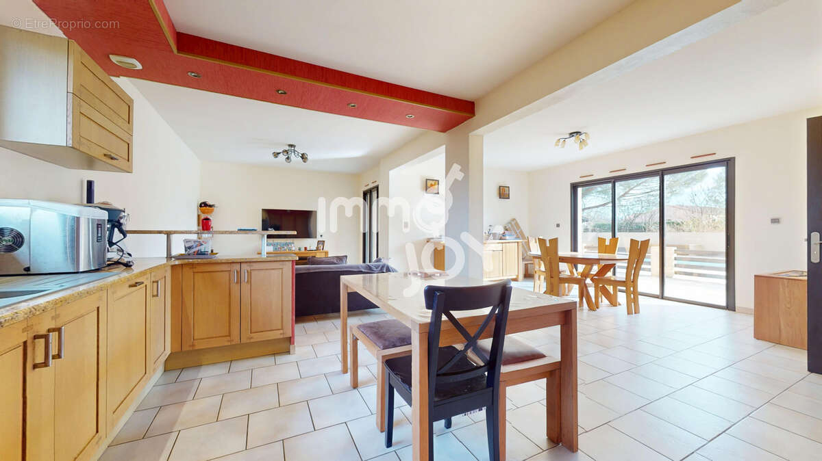 Maison à LA TOUR-DU-CRIEU