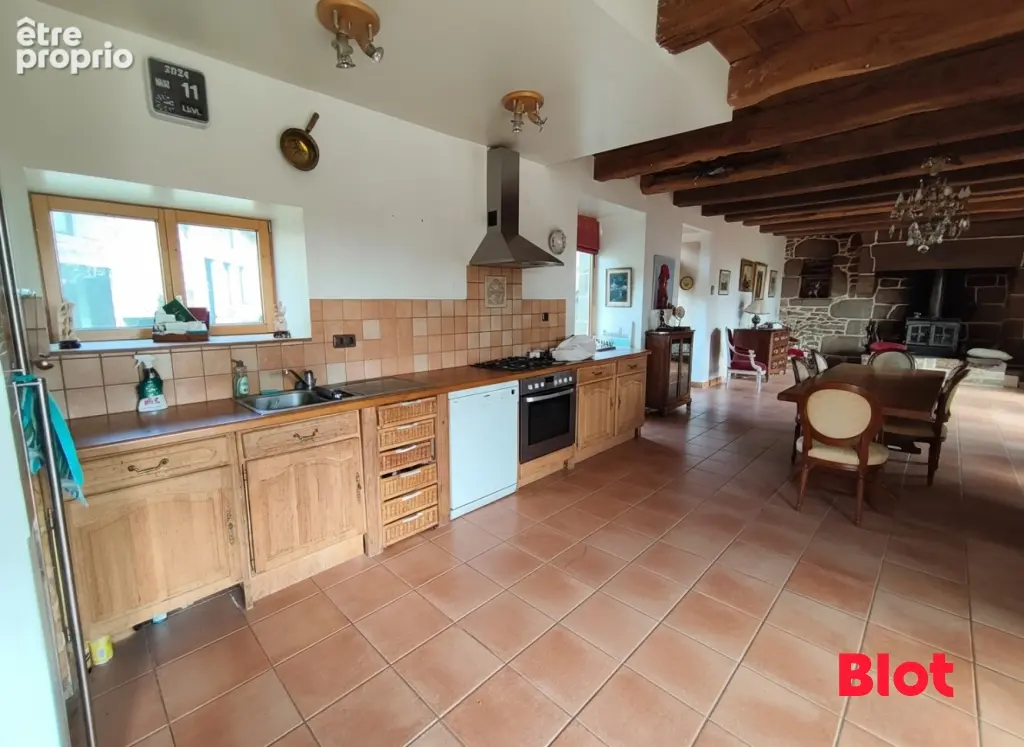 Maison 7 pièces 215 m² à vendre à Cuguen (35270) - photo 2