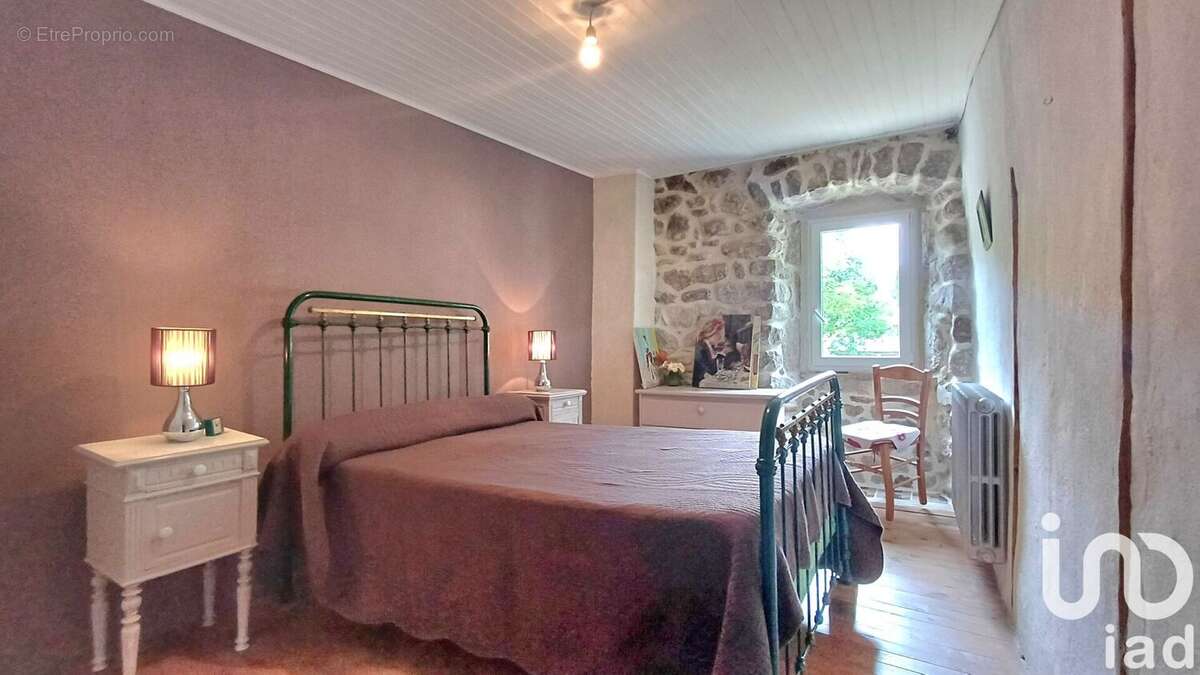 Maison 61 m² à Barnas  - photo 2
