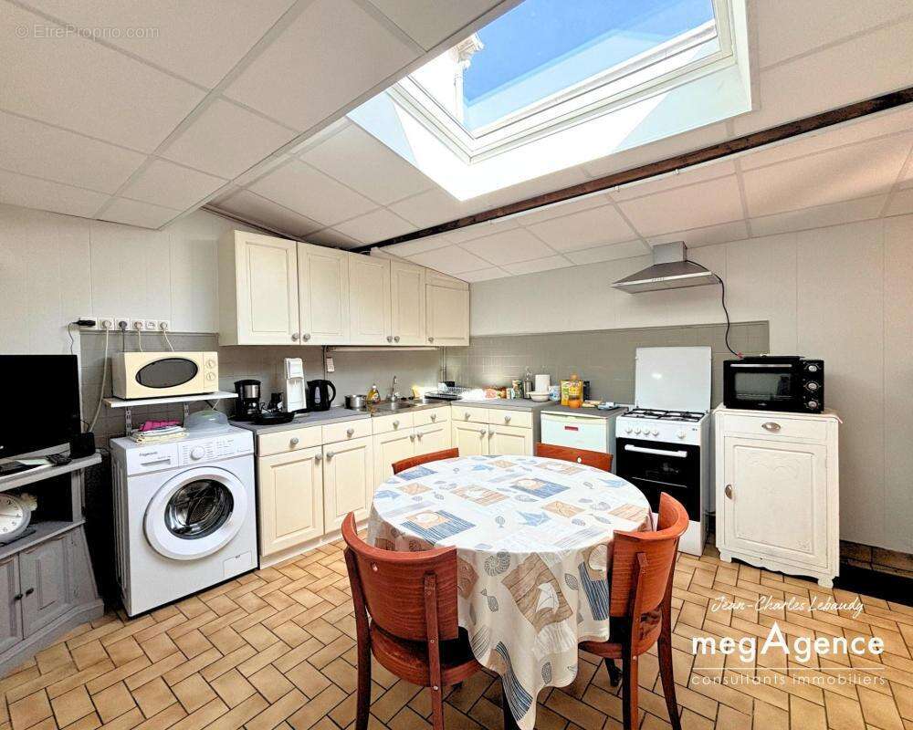 Maison à JULLOUVILLE