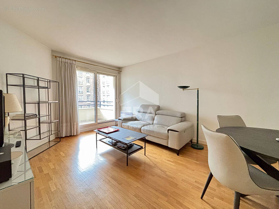 Appartement à LEVALLOIS-PERRET