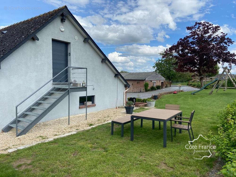 Maison à LA NEUVILLE-LES-DORENGT