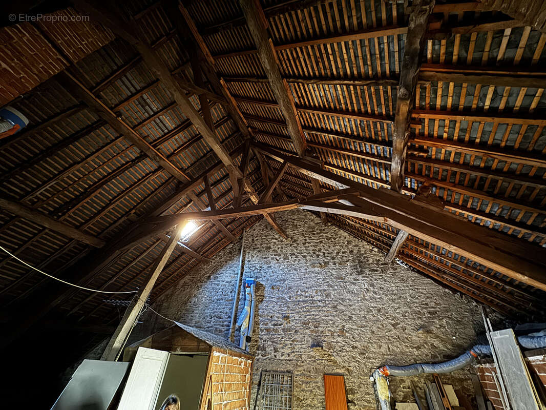 Appartement à CHAMBON-SUR-VOUEIZE