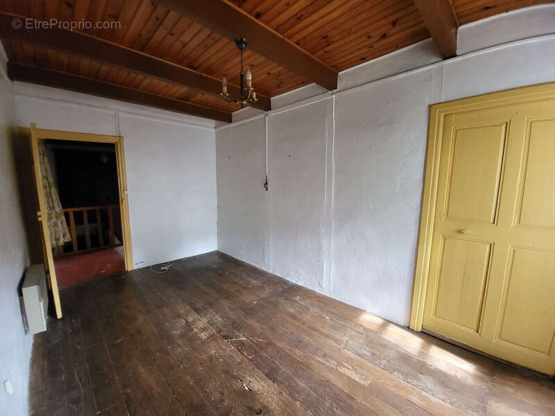 Maison à LES OLLIERES-SUR-EYRIEUX