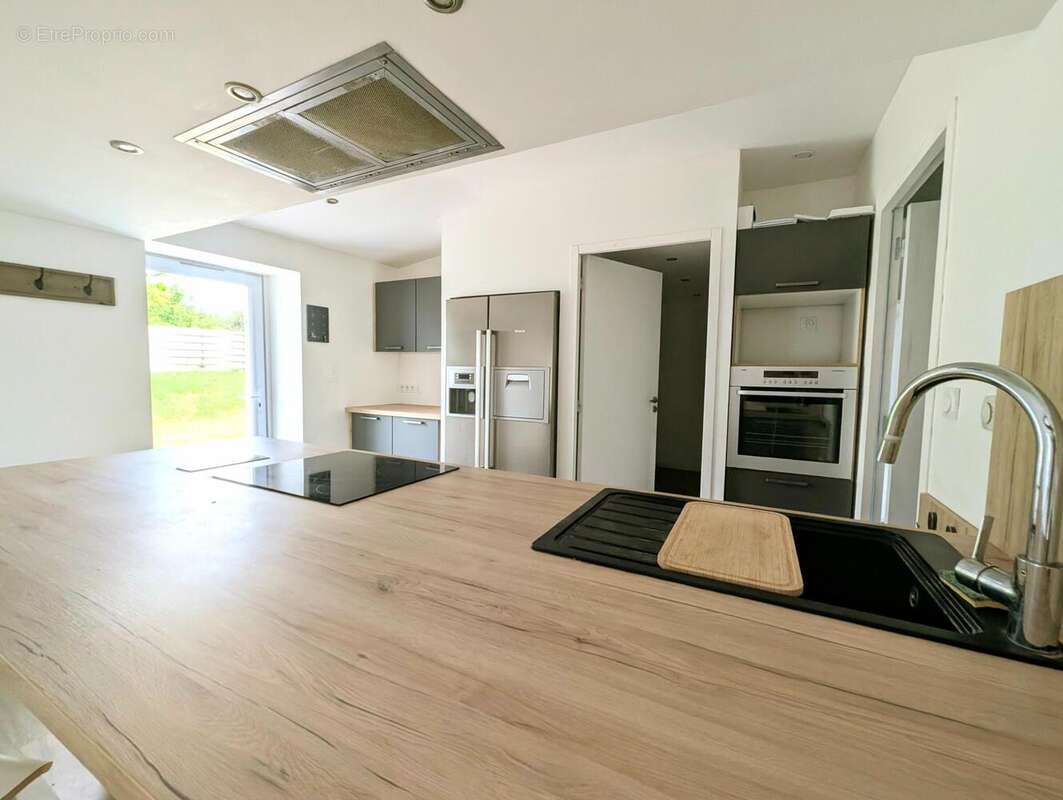 Maison 102 m² à Saint-Hilaire-De-Chaleons  - photo 3