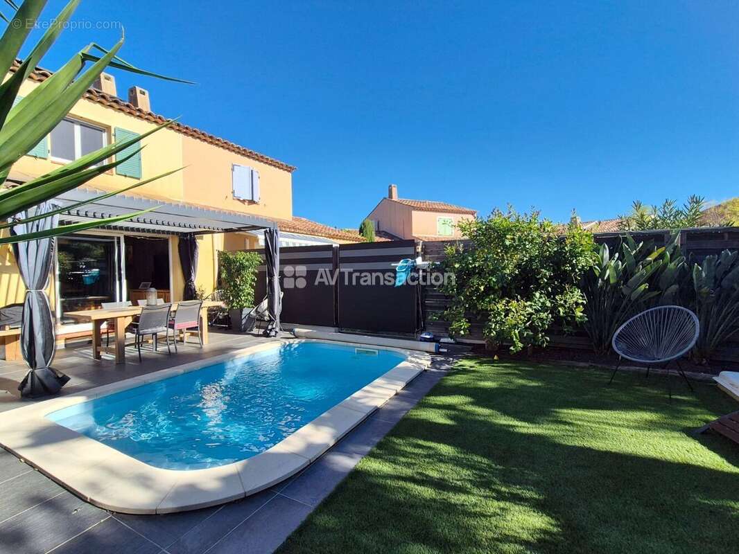 Maison à ROQUEBRUNE-SUR-ARGENS