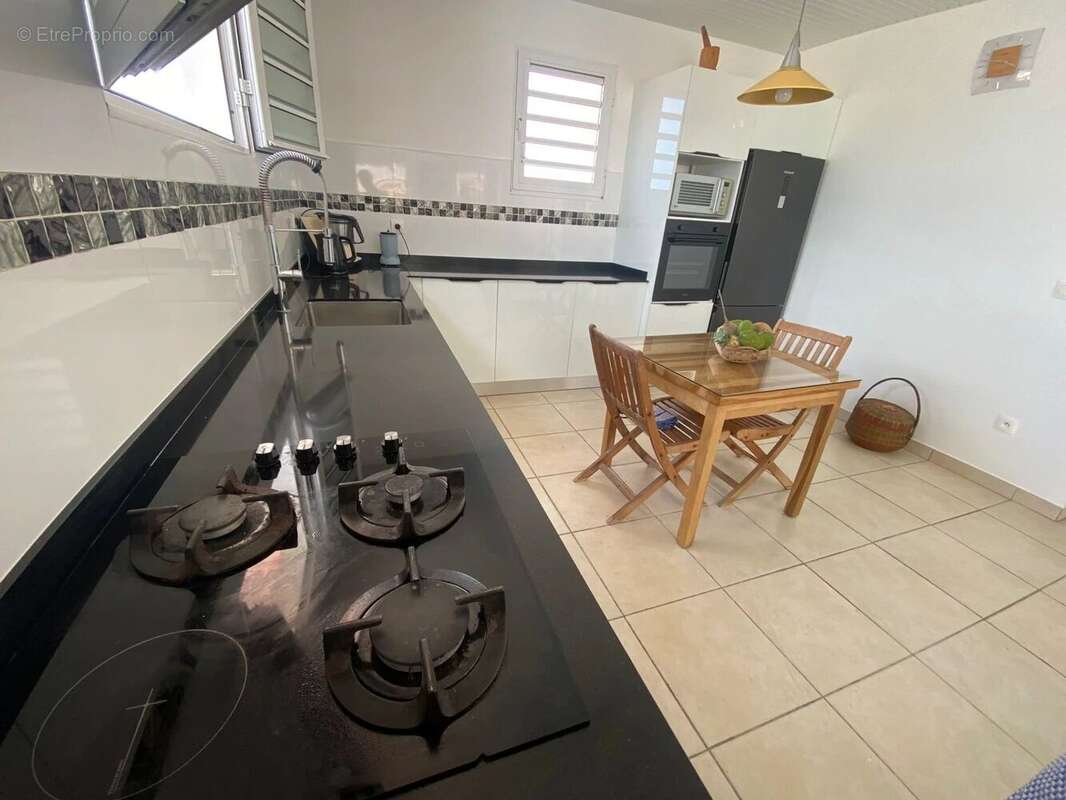Maison à LES TROIS-ILETS