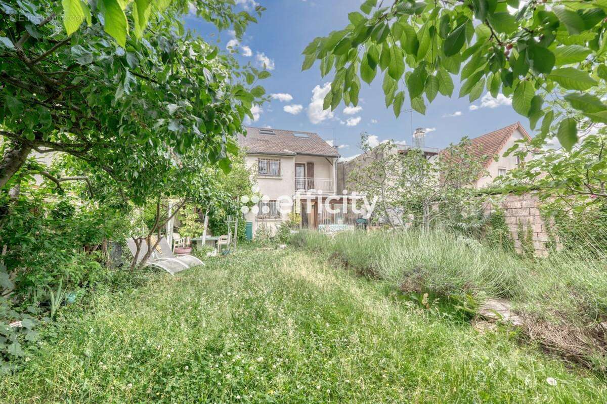 Maison à COMBS-LA-VILLE