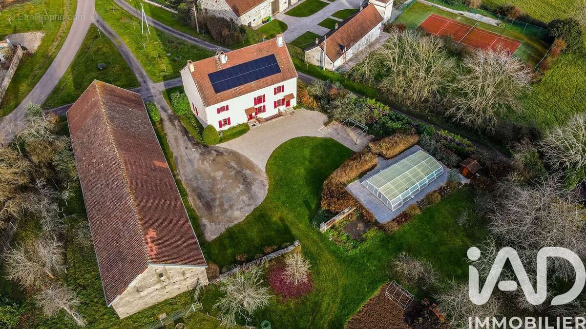 Photo 2 - Maison à MACONGE