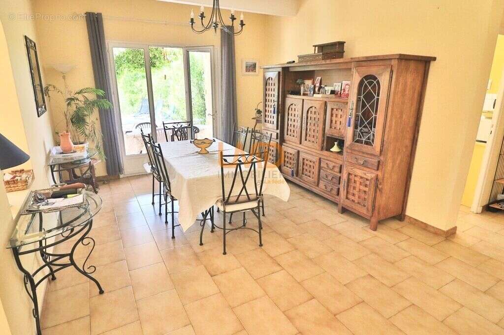 Maison à SAINT-MAXIMIN-LA-SAINTE-BAUME
