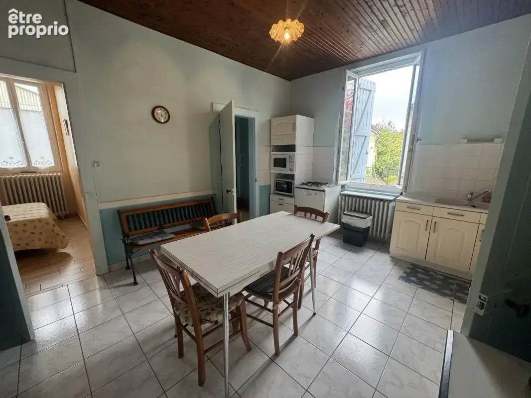 Maison 10 pièces 205 m² à vendre à Saint-Savin (86310) - photo 12