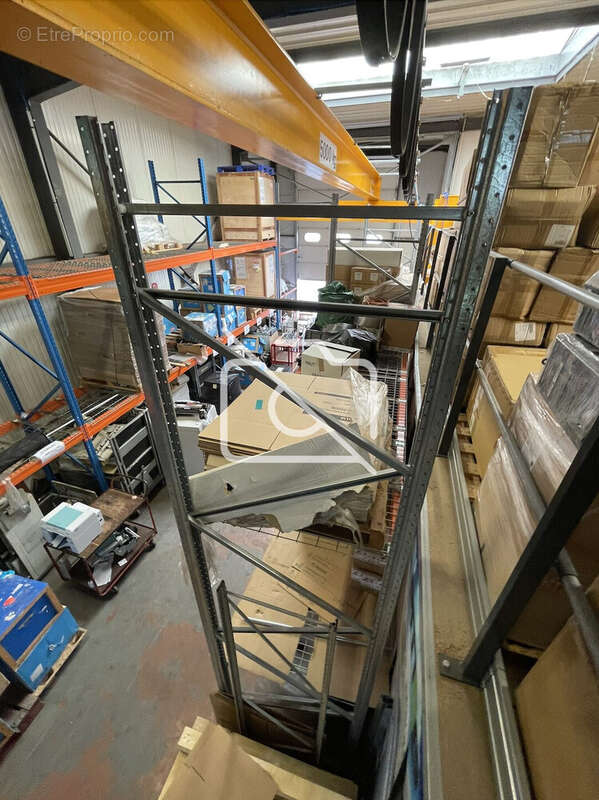 Commerce à VOISINS-LE-BRETONNEUX