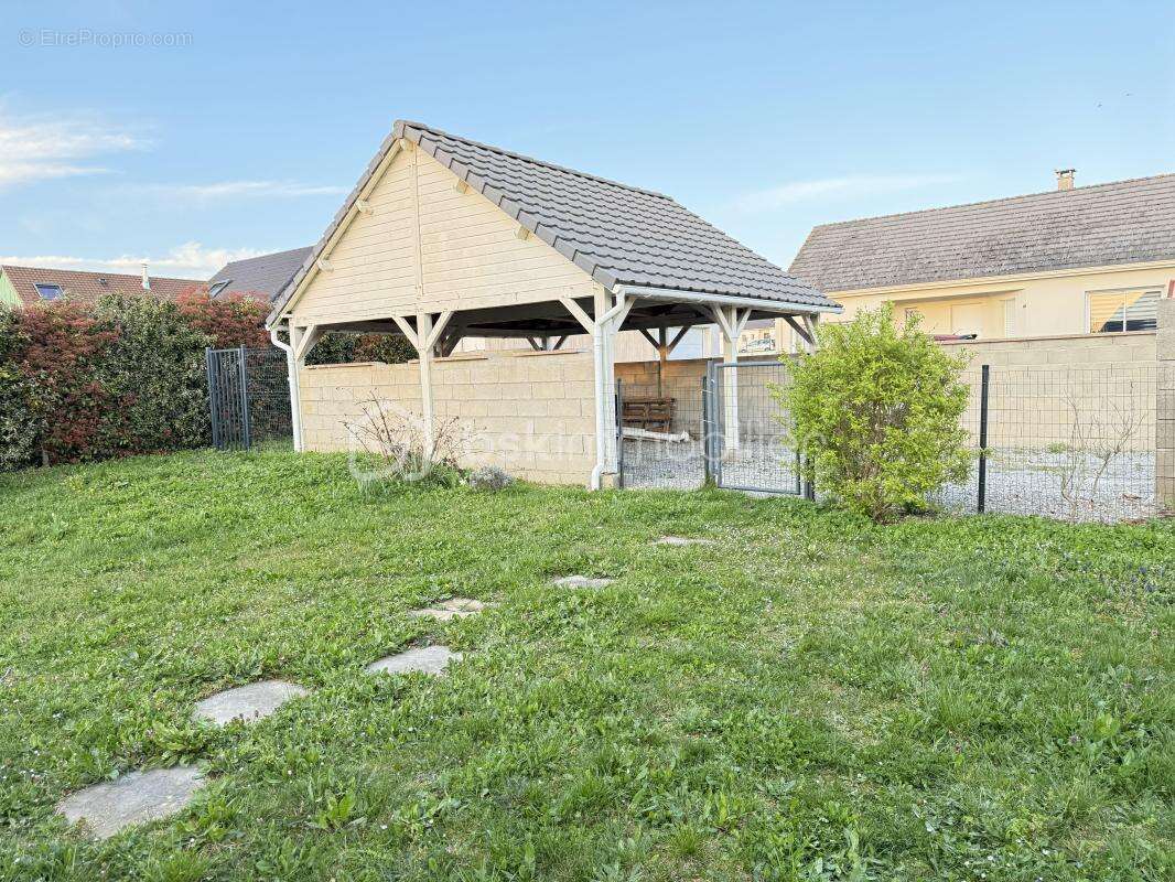 Maison à LA CHAPELLE-SAINT-URSIN