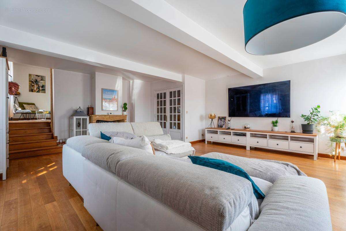 Maison à SAINT-GERMAIN-SUR-L&#039;ARBRESLE