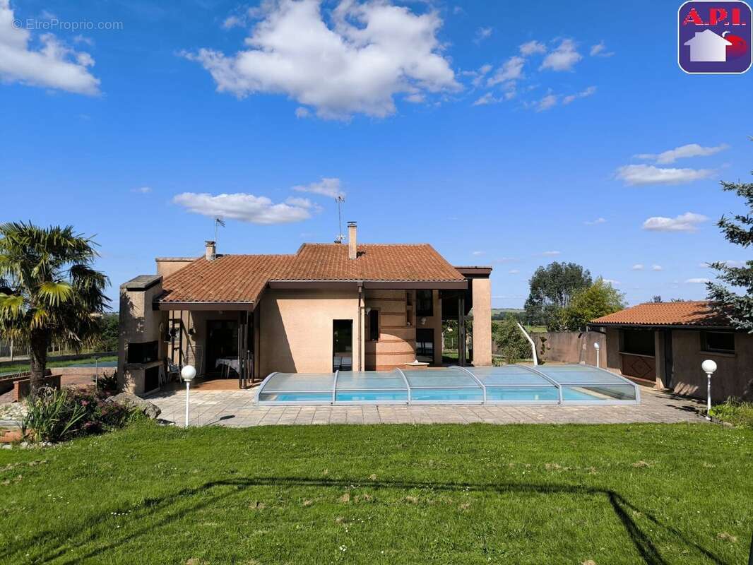 Maison 184 m² à Miremont  - photo 2