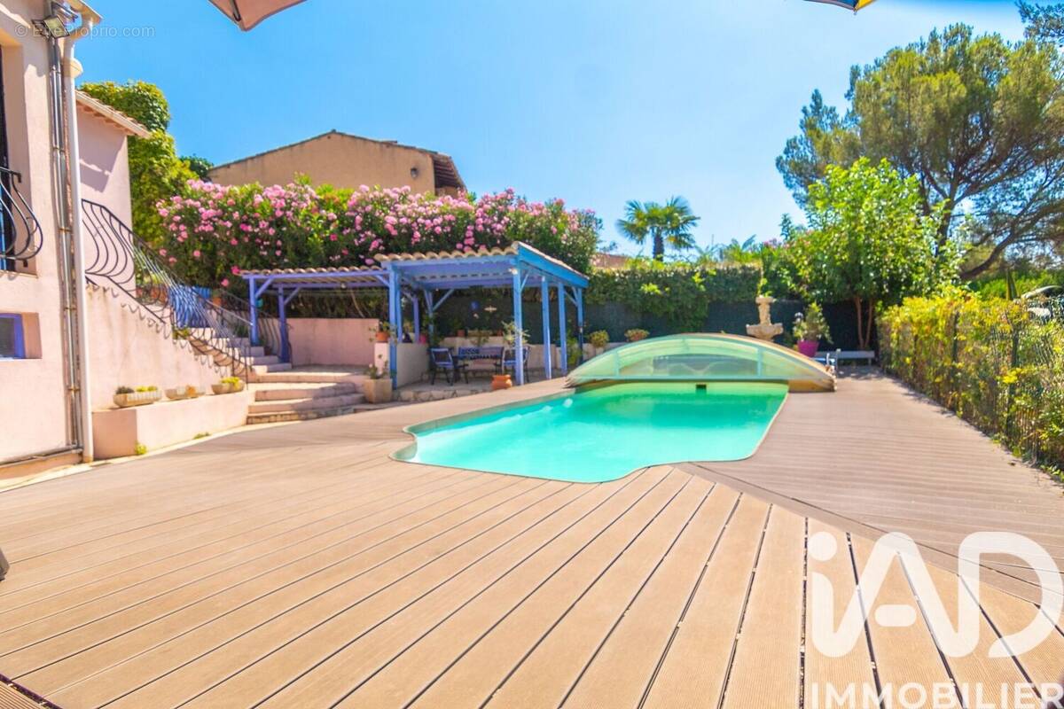 Photo 1 - Maison à ROQUEBRUNE-SUR-ARGENS