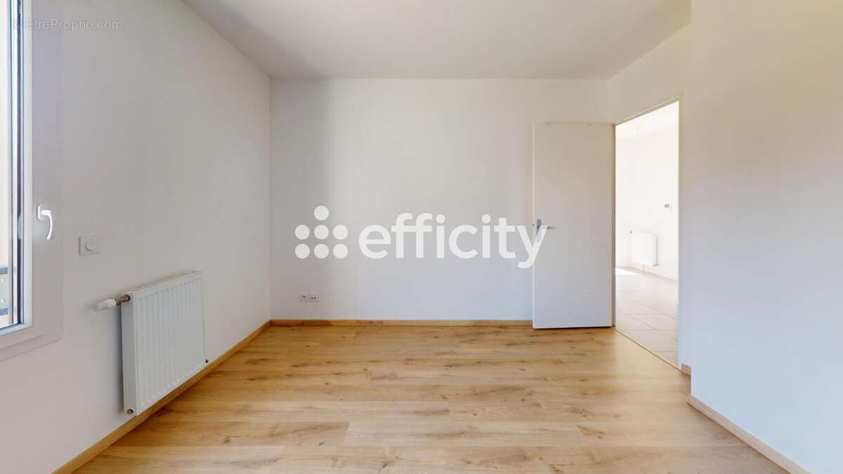 Appartement à SAINT-GENIS-LAVAL