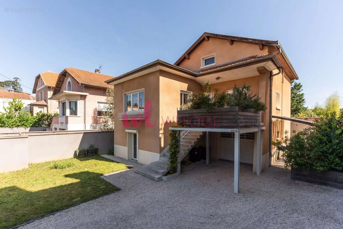 Maison à CHAMPAGNE-AU-MONT-D'OR