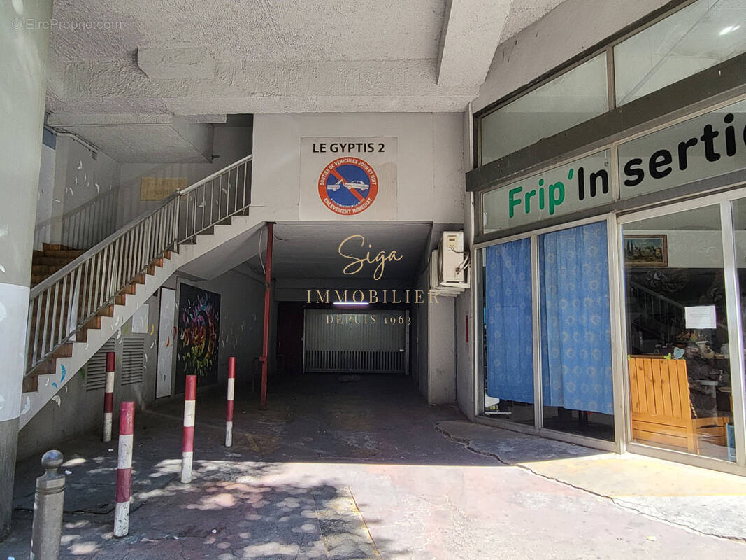 Parking à MARSEILLE-3E