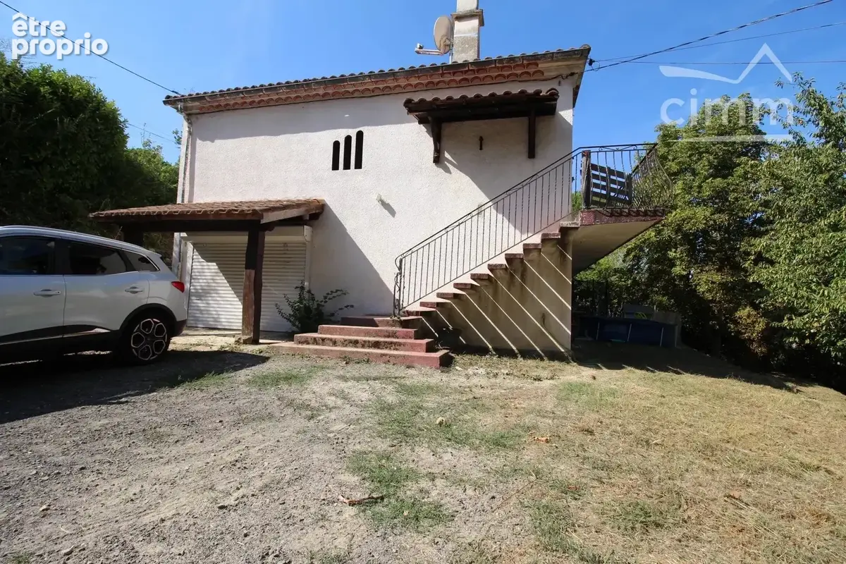 A vendre une maison entièrement rénovée avec jardin et garage - photo 17