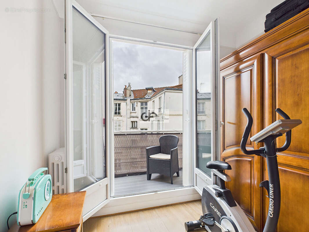 Appartement à PARIS-16E