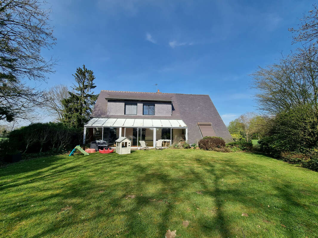 Maison à VERN-SUR-SEICHE