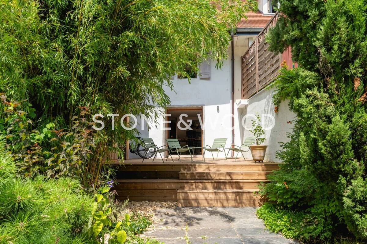 Appartement à PRINGY