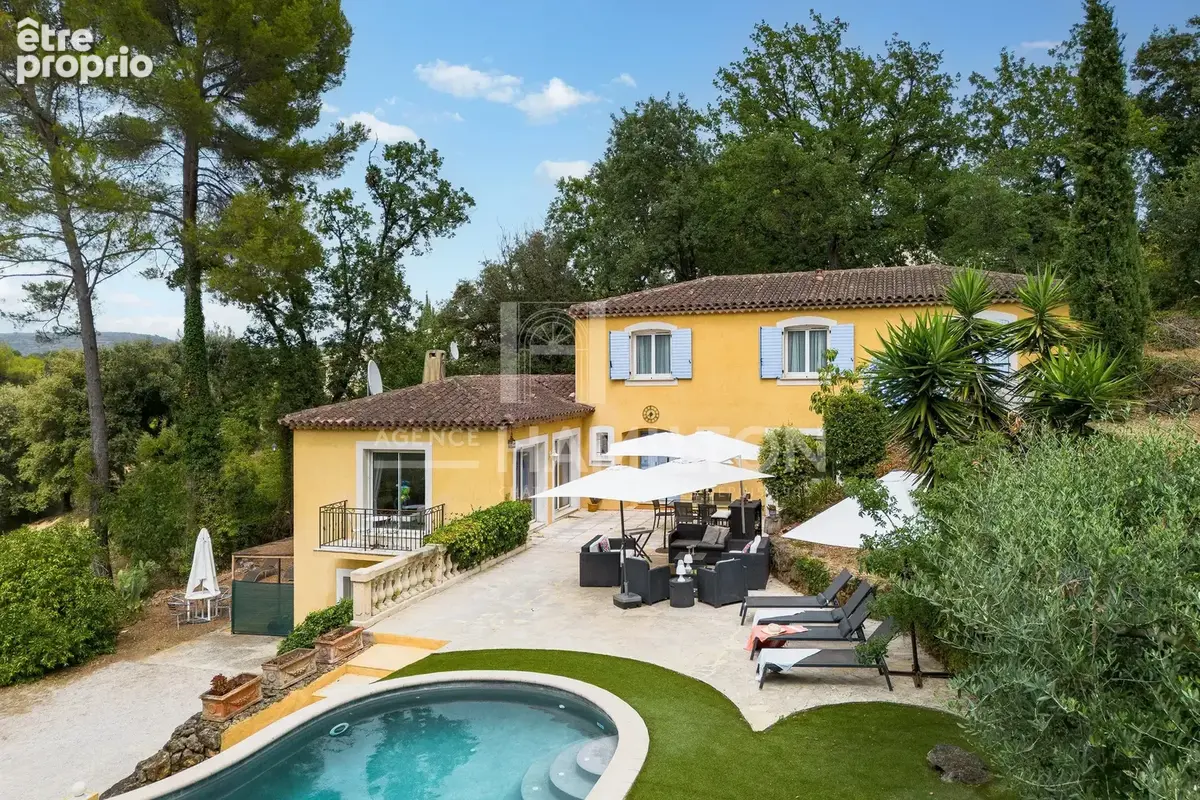 Villa de prestige au sein d’un domaine privé d’exception avec vue panoramique - photo 25