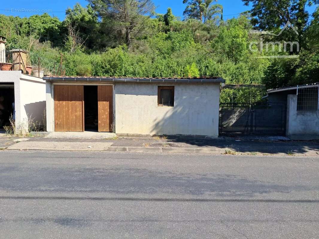 A vendre maison de village avec cour, terrasse et garage - photo 10