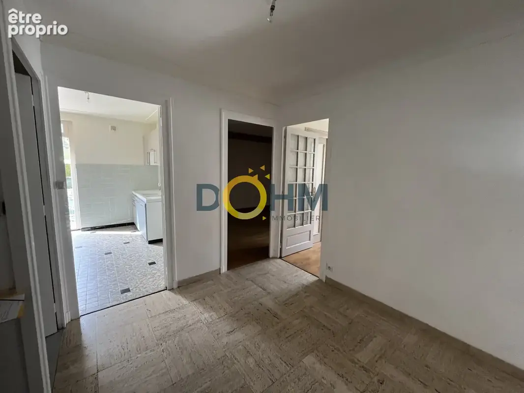 Immeuble de rapport 4 appartements et 4 garages centre st-bonnet-le-chateau - photo 4