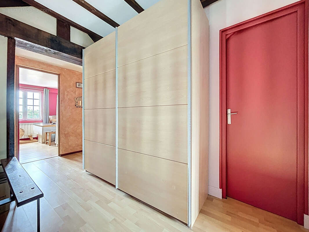 Maison à SAINT-JACQUES-DE-NEHOU