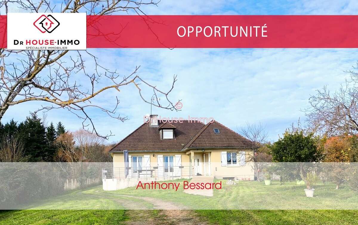 Maison à CREUZIER-LE-VIEUX